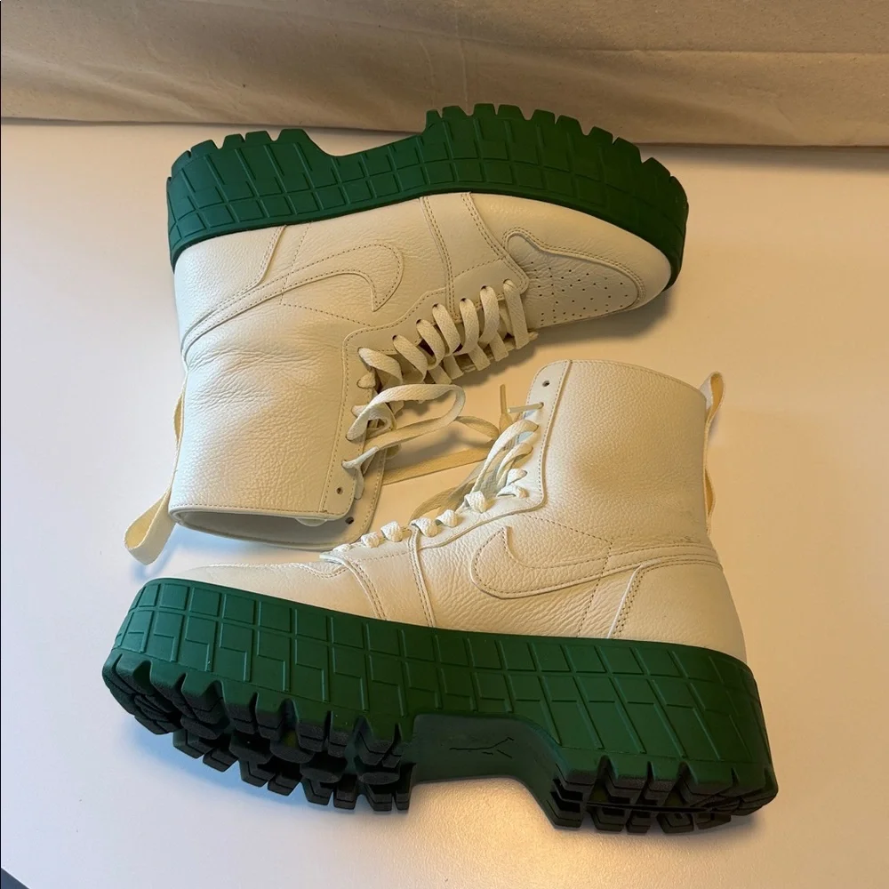 Nike x Jordan Boots - Picture 2 of 5